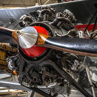 1366x768 motor wallpaper