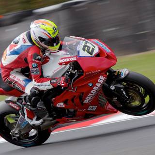 1366x768 motor wallpaper