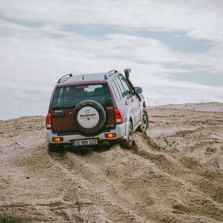 Suzuki Grand Vitara wallpaper