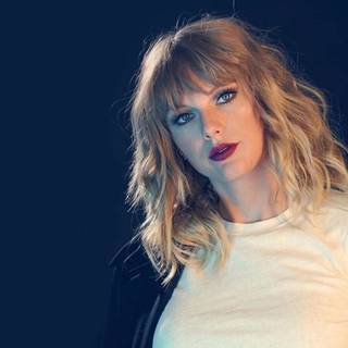 Taylor Swift PFP wallpaper