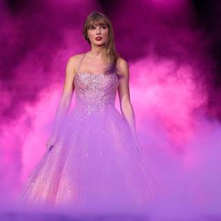 Taylor Swift PFP wallpaper