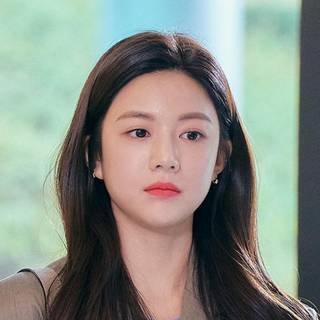 Go Youn-jung wallpaper