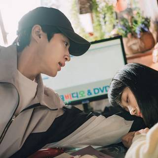 Lovely Runner wallpaper