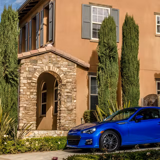 Car and house wallpaper