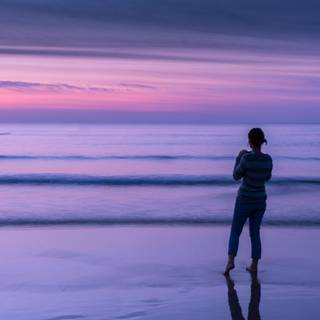 Beach girl 4k wallpaper