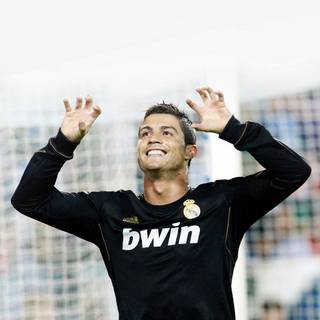 Ronaldo 4k dark wallpaper