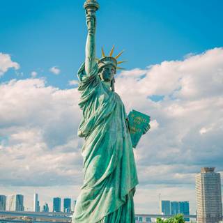 Statue of Liberty iPhone wallpaper
