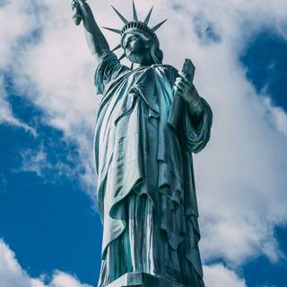 Statue of Liberty iPhone wallpaper