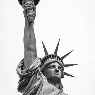 Statue of Liberty iPhone wallpaper