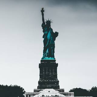 Statue of Liberty iPhone wallpaper