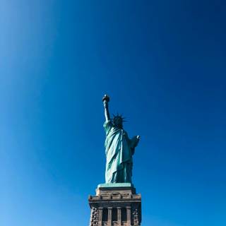 Statue of Liberty iPhone wallpaper