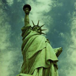Statue of Liberty iPhone wallpaper