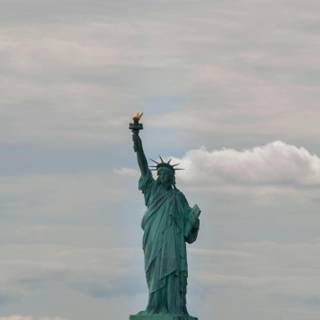 Statue of Liberty iPhone wallpaper