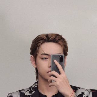 Mirror phone wallpaper