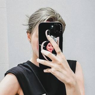 Phone selfie wallpaper