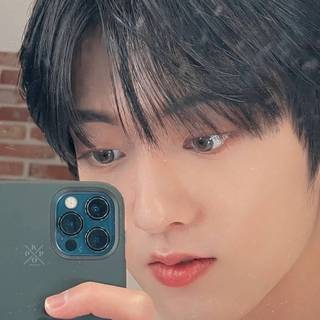 Phone selfie wallpaper