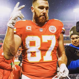Travis Kelce iPhone wallpaper