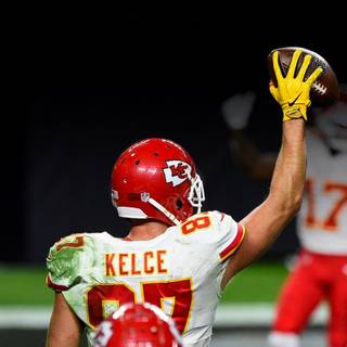 Travis Kelce iPhone wallpaper