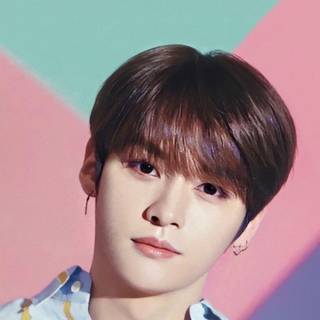 Lee Know SKZ wallpaper