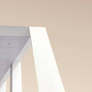 iPhone 4k beige wallpaper