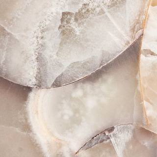 iPhone 4k beige wallpaper