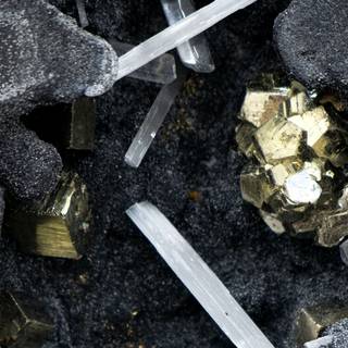 Crystals 4k wallpaper