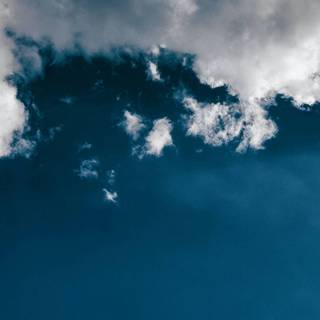 iPhone 13 amoled wallpaper