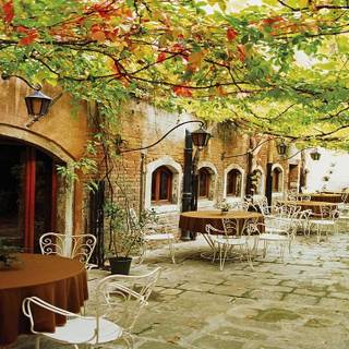 Italian cafe wallpaper