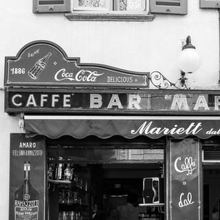 Italian cafe wallpaper