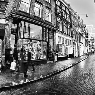 Black and white building wallpaper