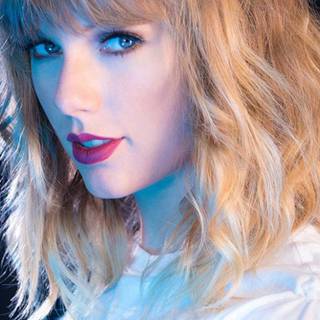 Taylor Swift laptop 4k wallpaper