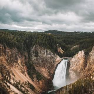 Yellowstone iPhone wallpaper