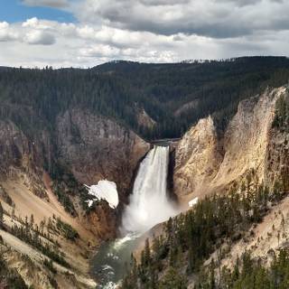 Yellowstone iPhone wallpaper