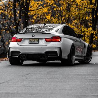 BMW iPhone 13 wallpaper