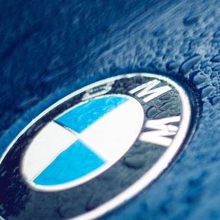 BMW iPhone 13 wallpaper