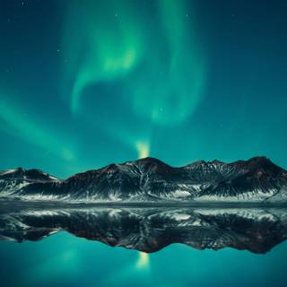 iPhone northern lights wallpaper