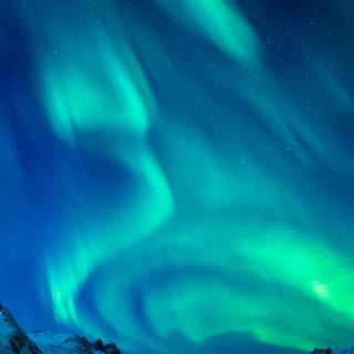 iPhone northern lights wallpaper