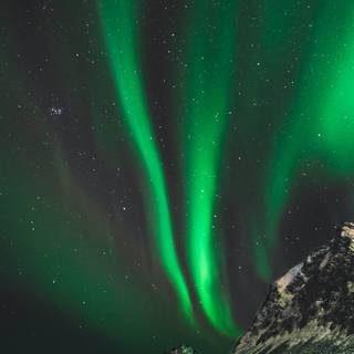 iPhone northern lights wallpaper