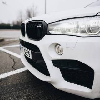 Suv iPhone wallpaper