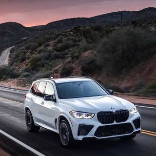 Suv iPhone wallpaper