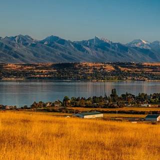 Montana iPhone wallpaper