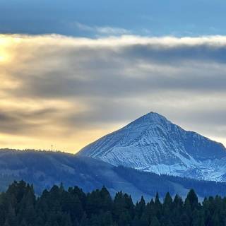 Montana iPhone wallpaper