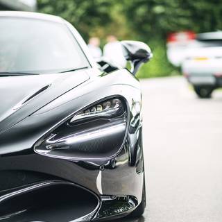 McLaren 720s iPhone wallpaper
