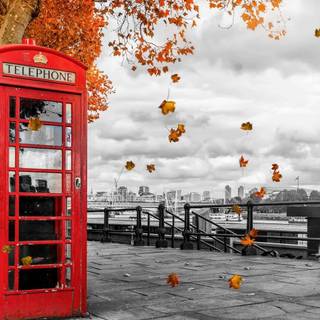 Red phone box wallpaper