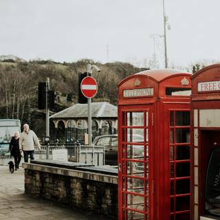 Red phone box wallpaper