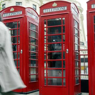 Red phone box wallpaper