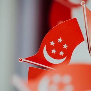 Singapore flag 4k wallpaper