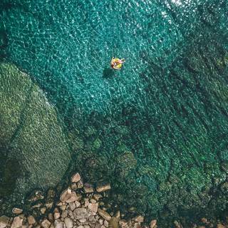 iPhone 12 sea wallpaper