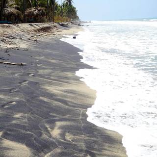 iPhone 12 sea wallpaper