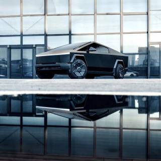 iPhone Tesla wallpaper